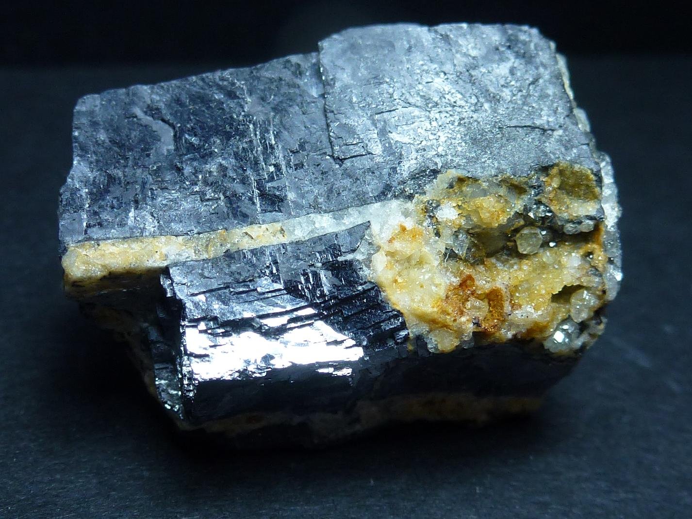 Cerusita, Galena, Calcita
4 x 2,5 cm.
(Autor: javier ruiz martin)