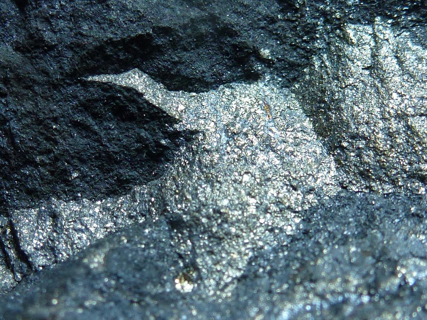 Calcocita (Calcosina), Djurleita, Pirita
11 x 6,5 cm.
(Autor: javier ruiz martin)