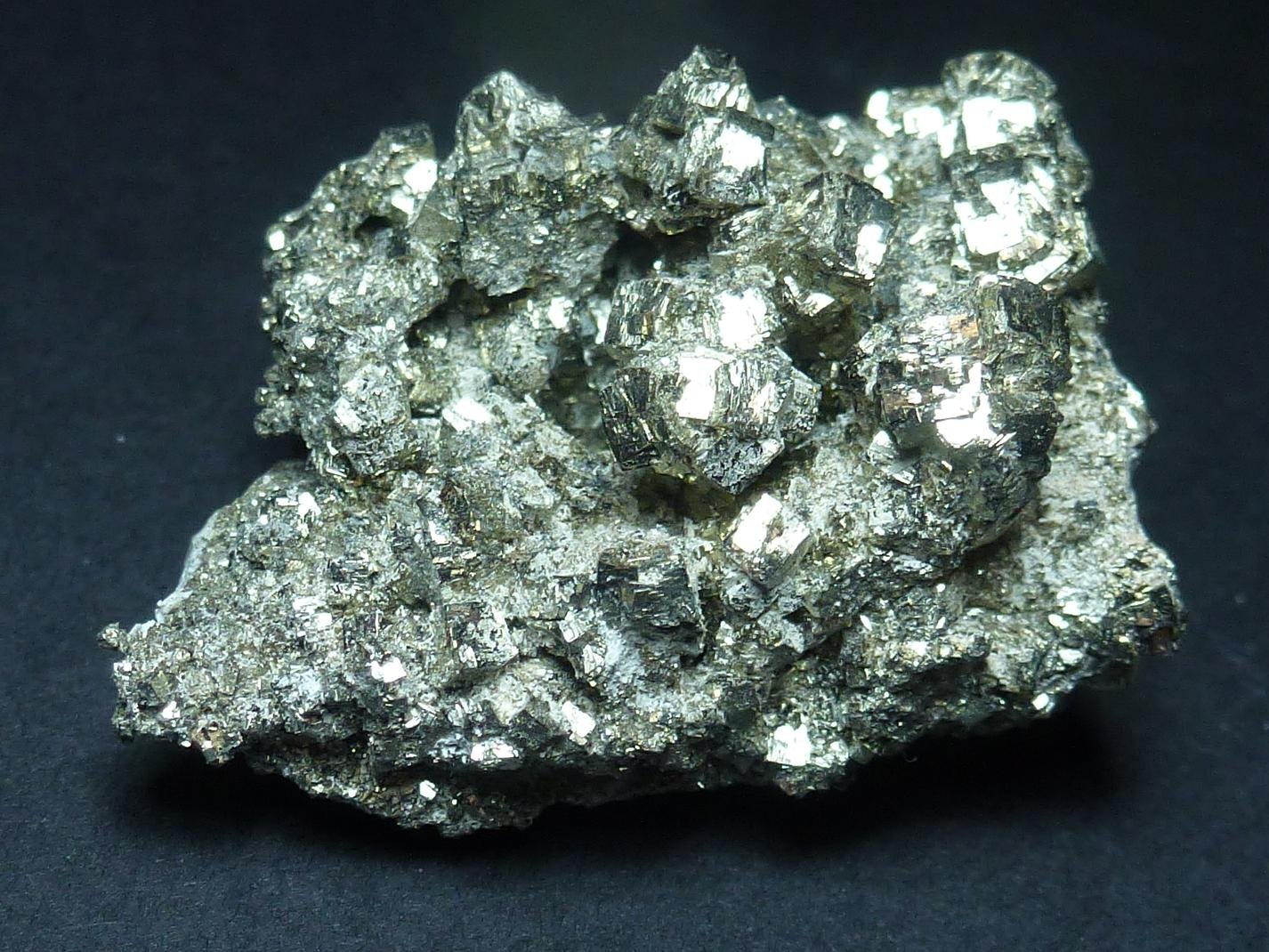 Pirita
4 x 3 cm.
(Autor: javier ruiz martin)
