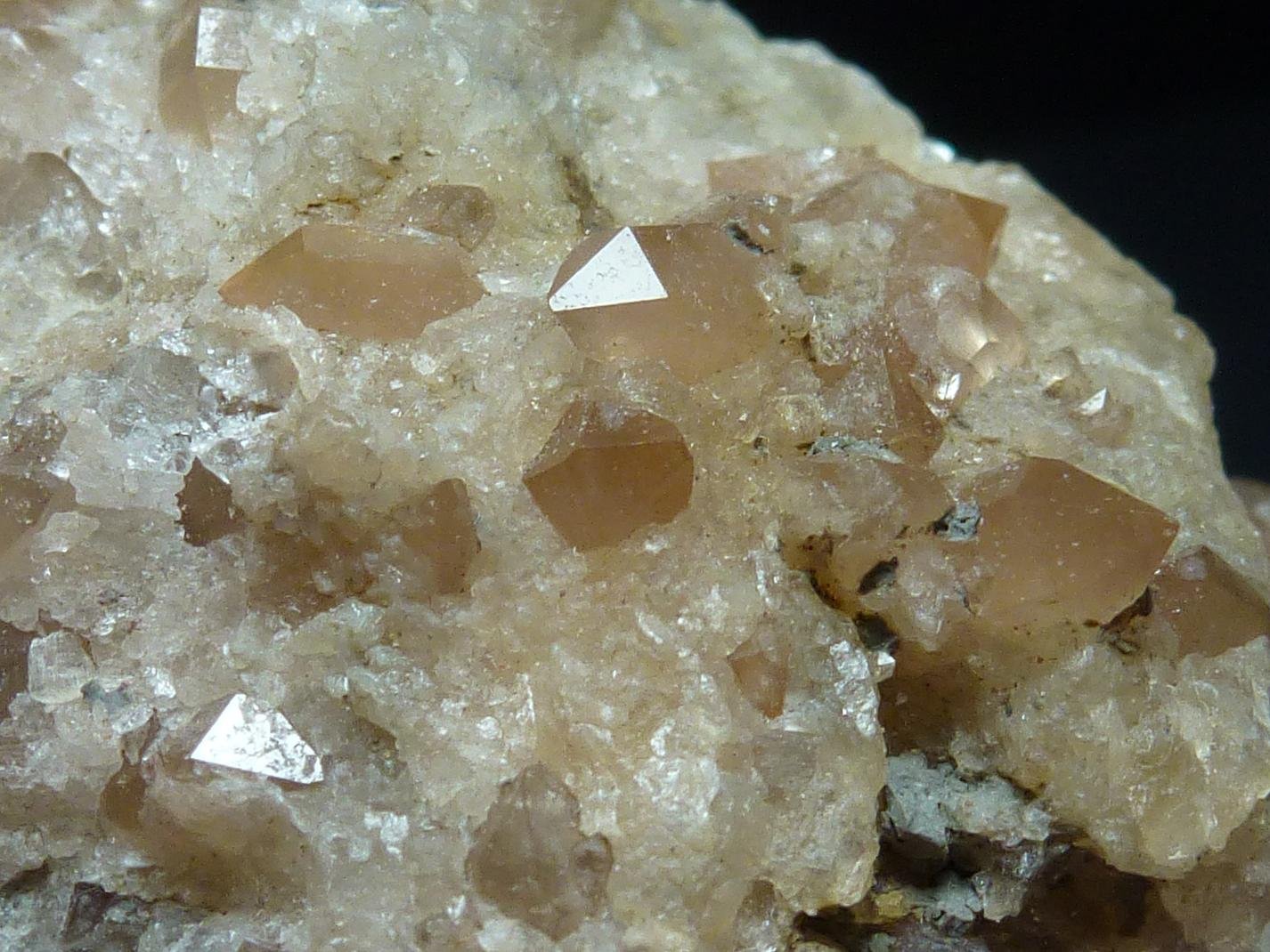 Aragonito, Yeso, Cuarzo
7 x 6 cm.
(Autor: javier ruiz martin)