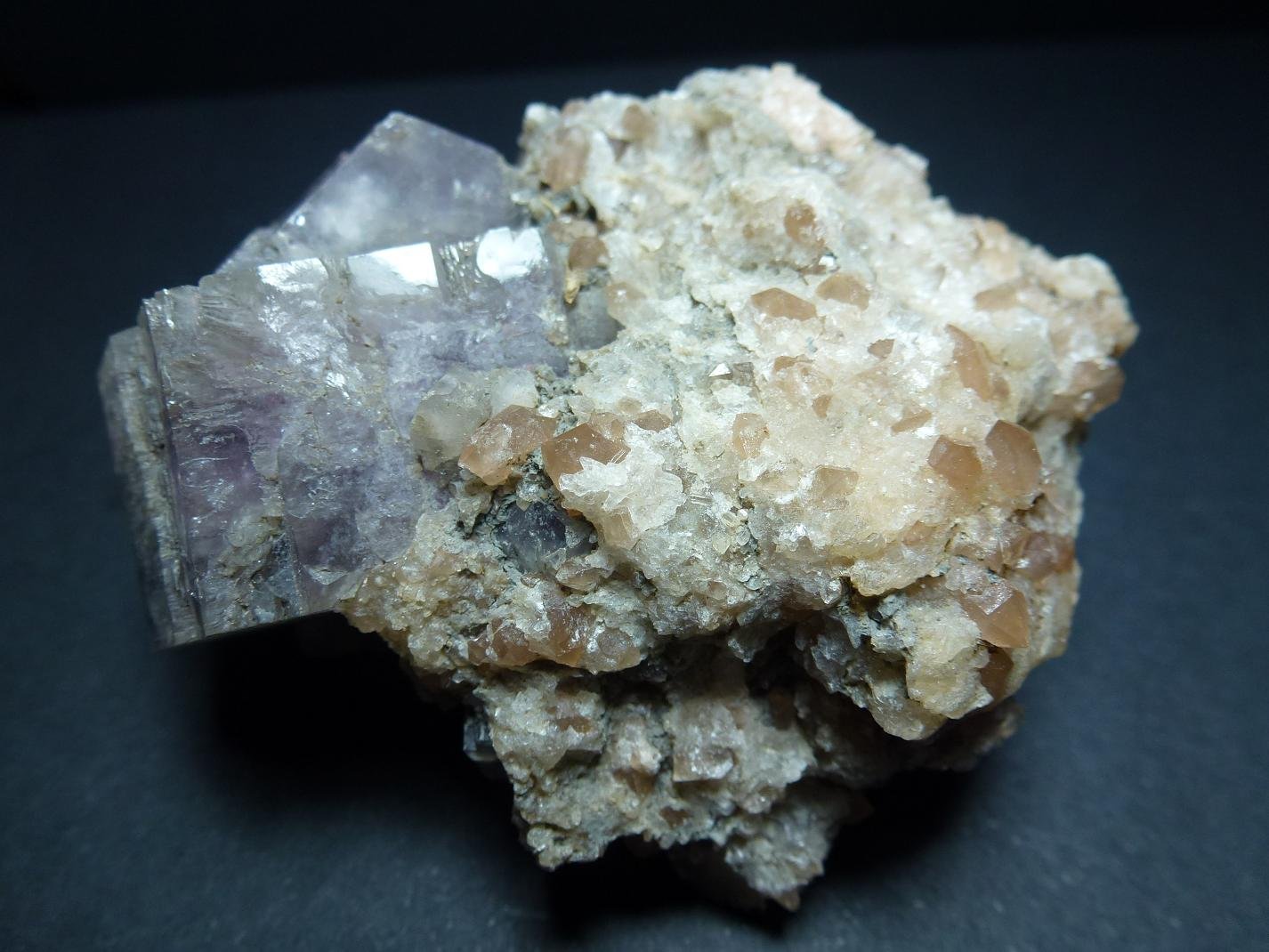 Aragonito, Yeso, Cuarzo
7 x 6 cm.
(Autor: javier ruiz martin)