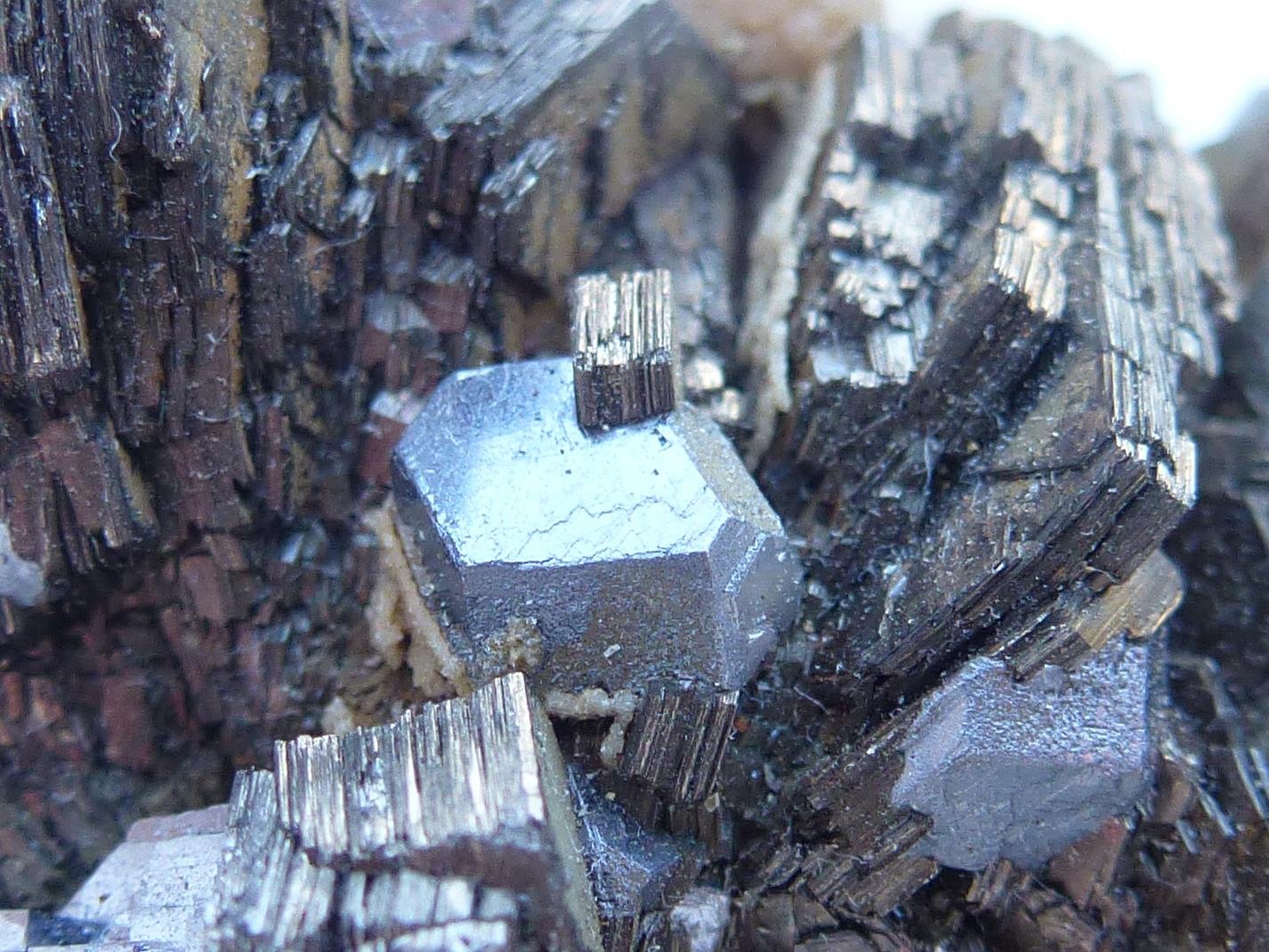Pirrotita, Galena
6 x 4 cm.
(Autor: javier ruiz martin)