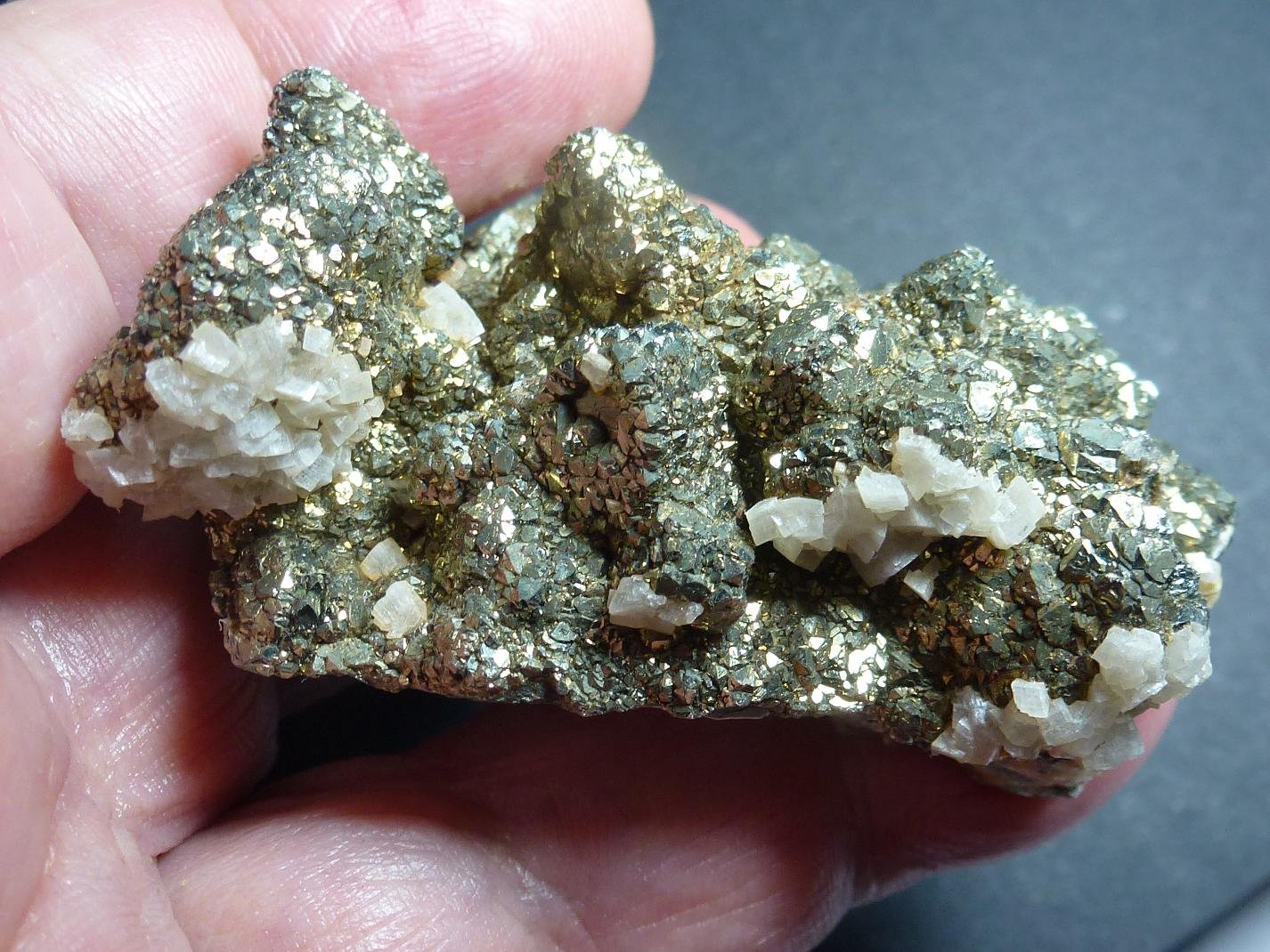 Pirita, Dolomita
7,5 x 4,5 cm.
(Autor: javier ruiz martin)
