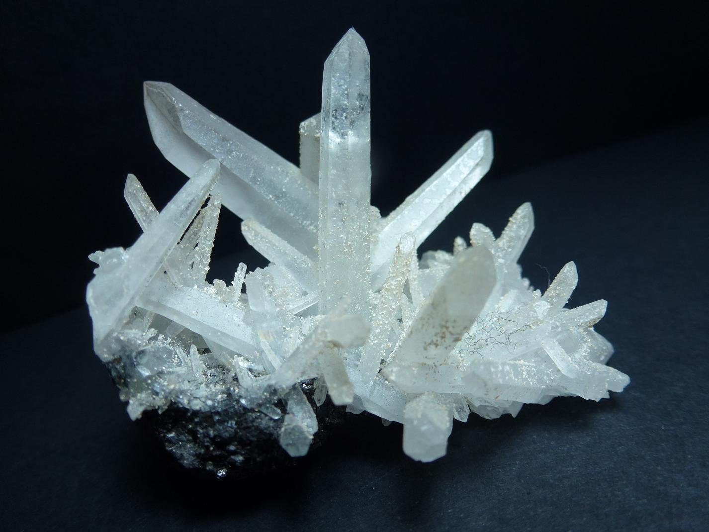 Cuarzo, Esfalerita
7 x 4 cm.
(Autor: javier ruiz martin)