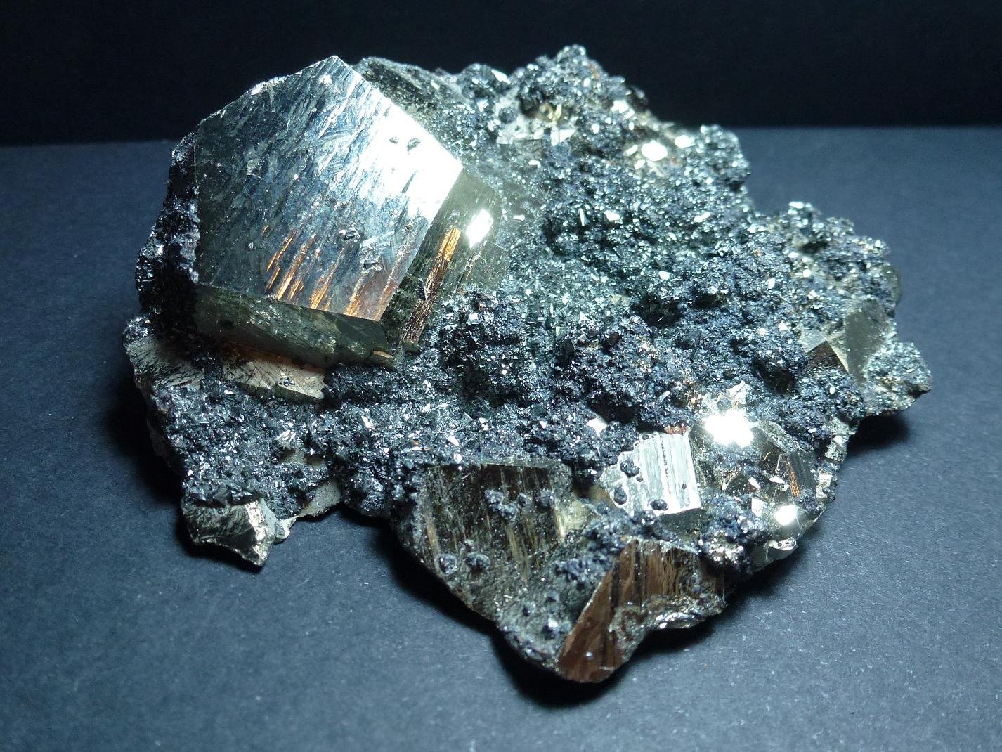 Pirita, Tetraedrita
8 x 7,5 cm.
(Autor: javier ruiz martin)