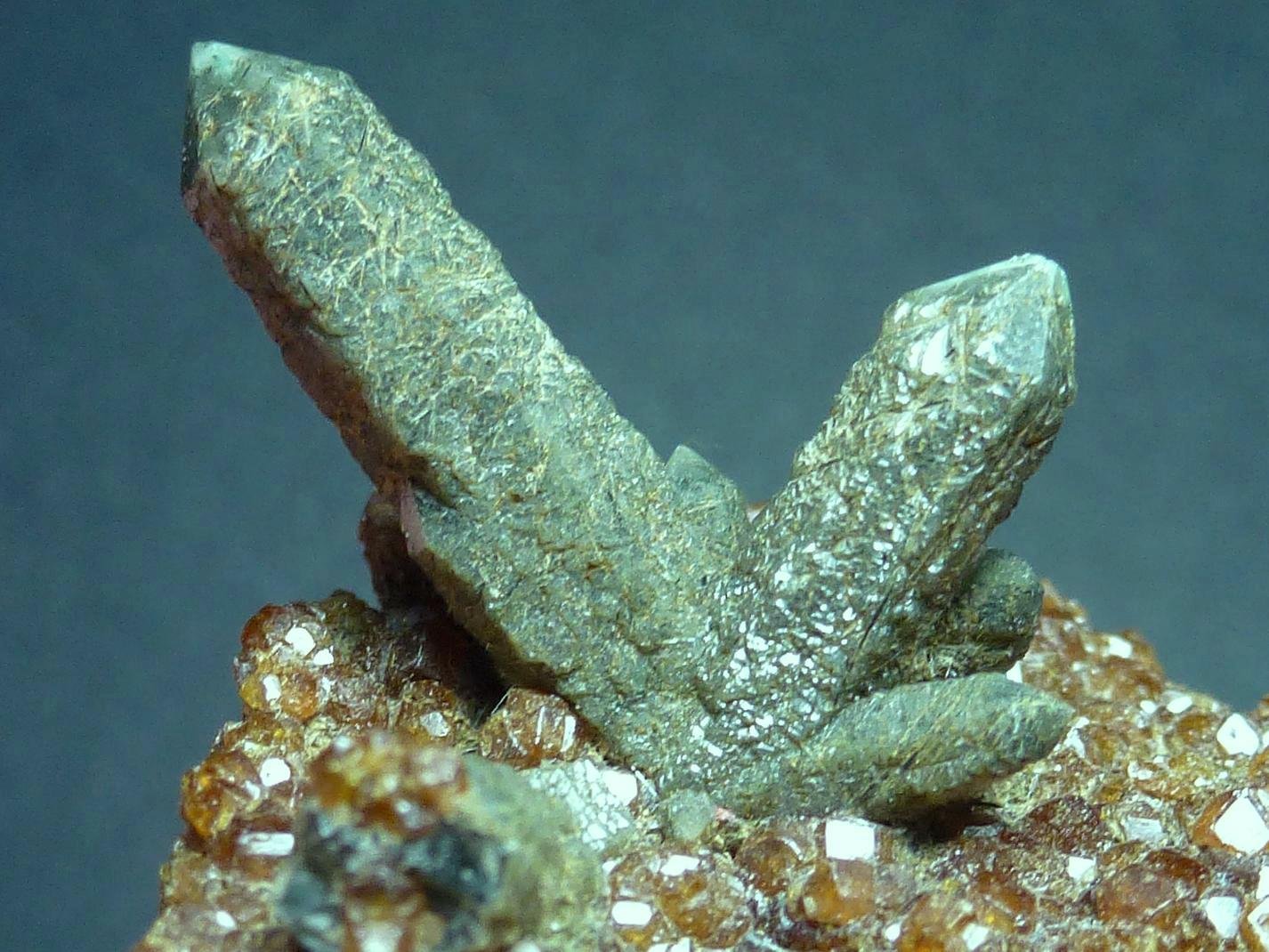 Cuarzo (variedad prasio), Andradita
5 x 5 cm.
(Autor: javier ruiz martin)