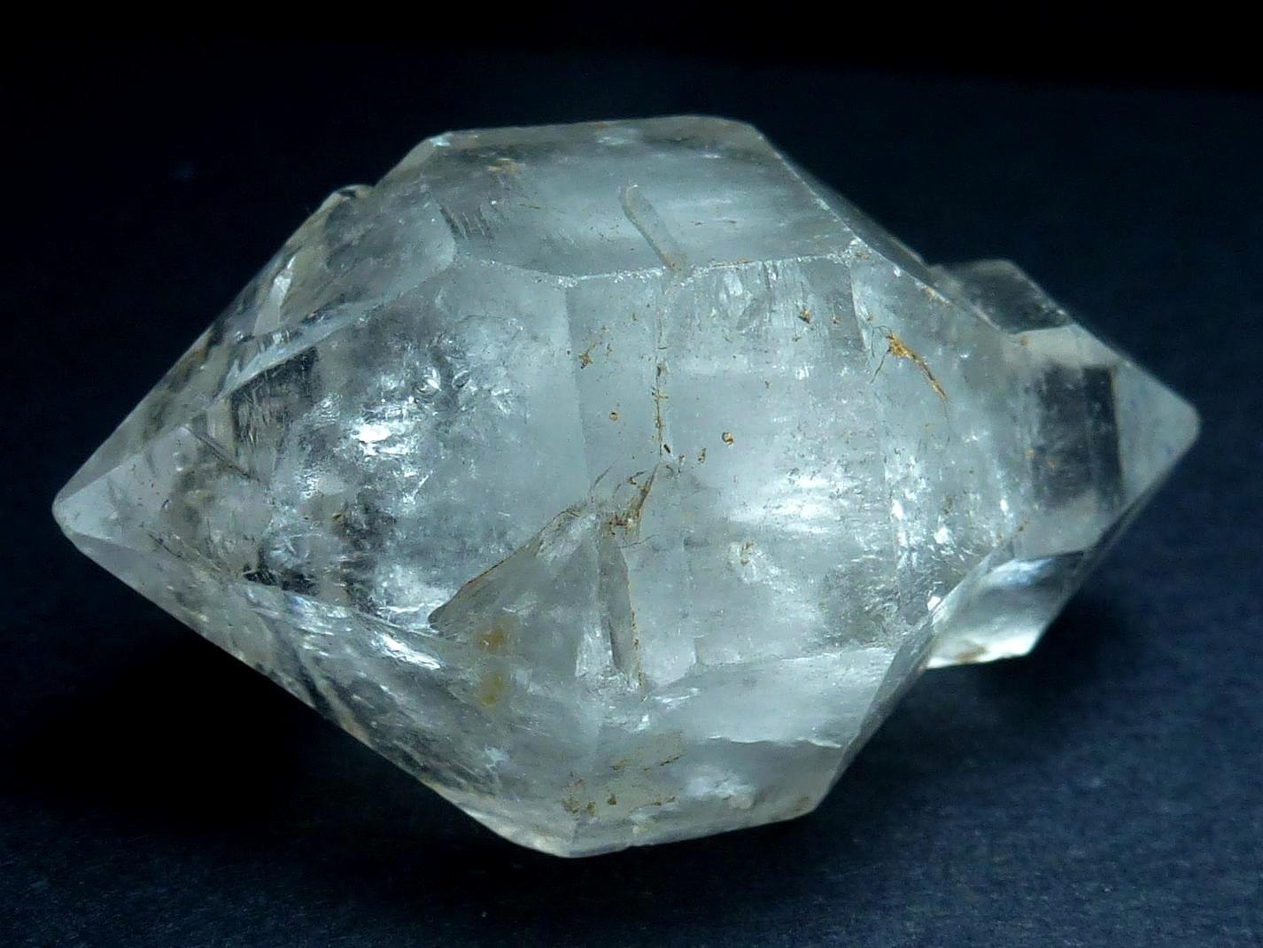 Cuarzo
4,2 x 2,5 cm.
(Autor: javier ruiz martin)