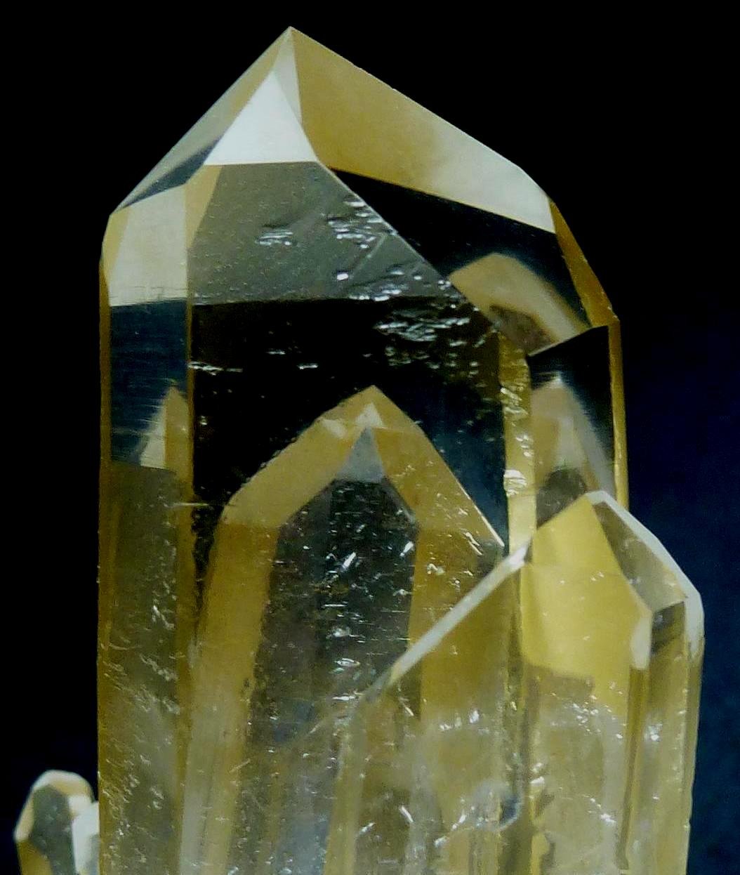 Cuarzo (variedad cristal de roca)
7 x 5 cm. Cristal principal 5,5 cm.
(Autor: javier ruiz martin)