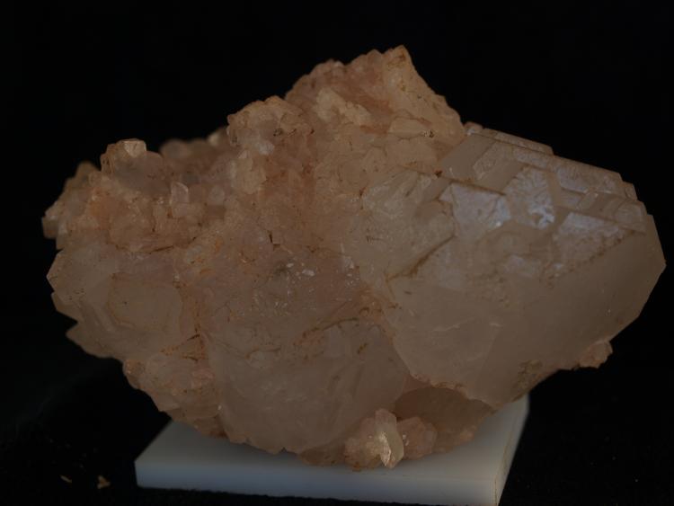 Celestina
8.5 cm.  x 5 cm.  Cristal mayor 4 cm. x 3.5 cm.
(Autor: Pedro Antonio)