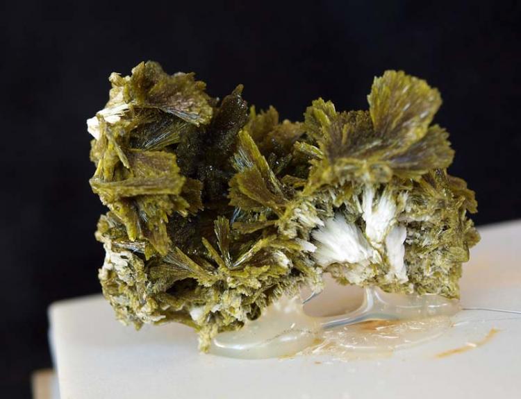 Clinozoisita
3,5 x 2,5 cm.
(Autor: Pedro Antonio)