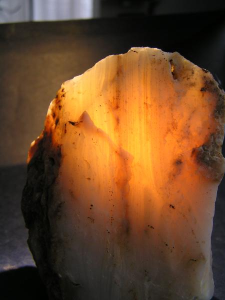 Cuarzo (variedad calcedonia)
(Autor: Carlos J. Rodríguez)