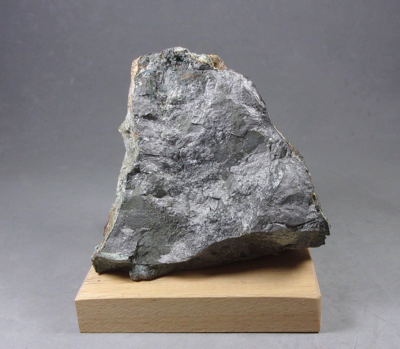 Pararammelsbergita.
10,3 x 8,1 x 5,4 cm
(Autor: J. G. Alcolea)