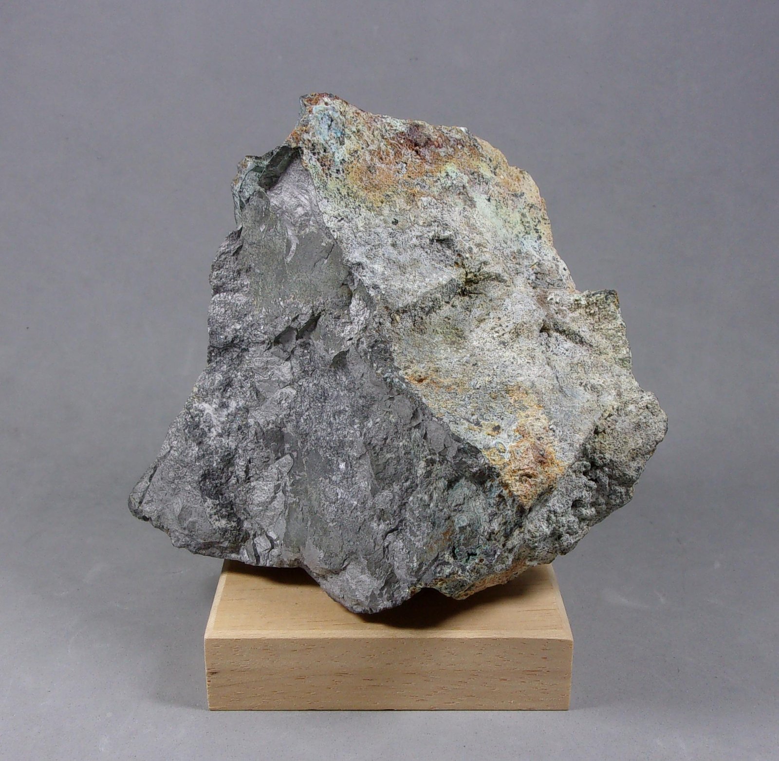 Pararammelsbergita.
10,3 x 8,1 x 5,4 cm
(Autor: J. G. Alcolea)
