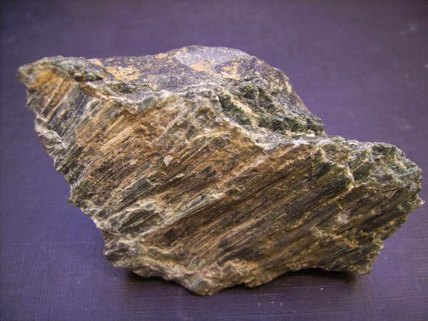 Antigorita (hacia crisotilo)
9 x 6 cm.
(Autor: Antonio Alcaide)