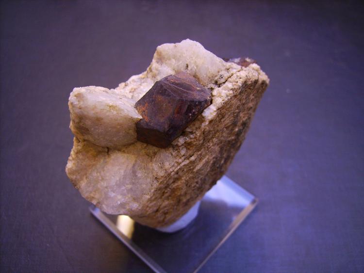 Goethita pseudo Pirita
7,5 x 6,5 x 3,5 cm.
(Autor: Antonio Alcaide)