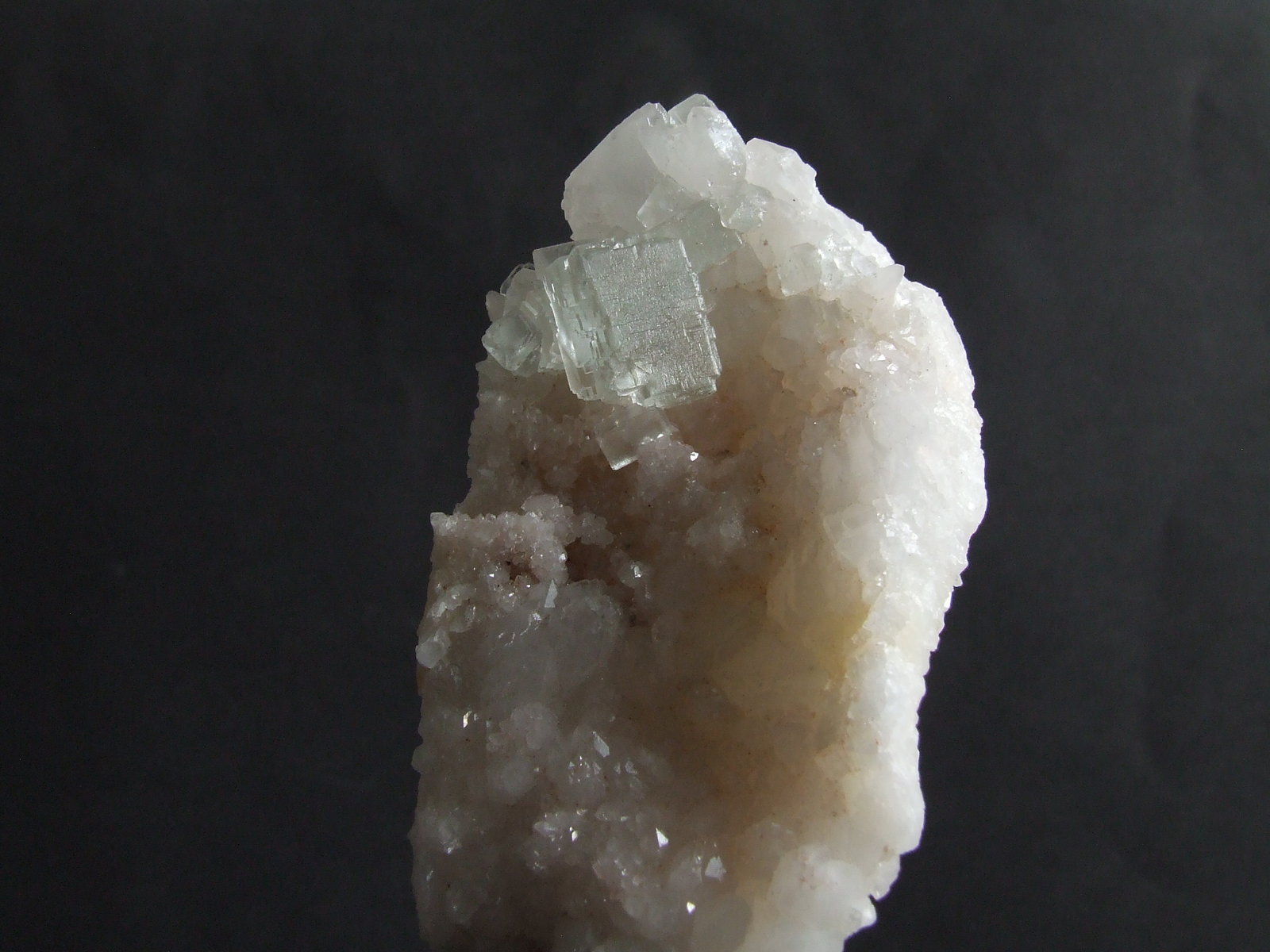 Fluorita y Cuarzo
70x45x35mm.  Cristal: 12x10mm
(Autor: joaquin gar)