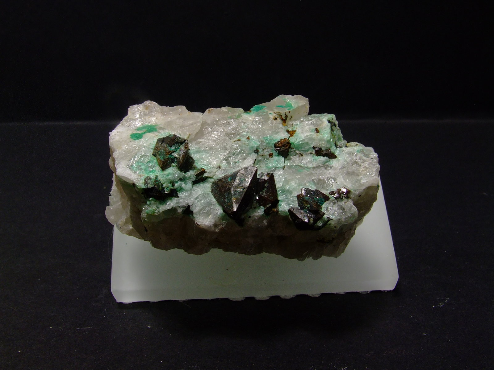 Tetraedrita
65x40x33mm  Cristal mayor: 13mm arista
(Autor: joaquin gar)
