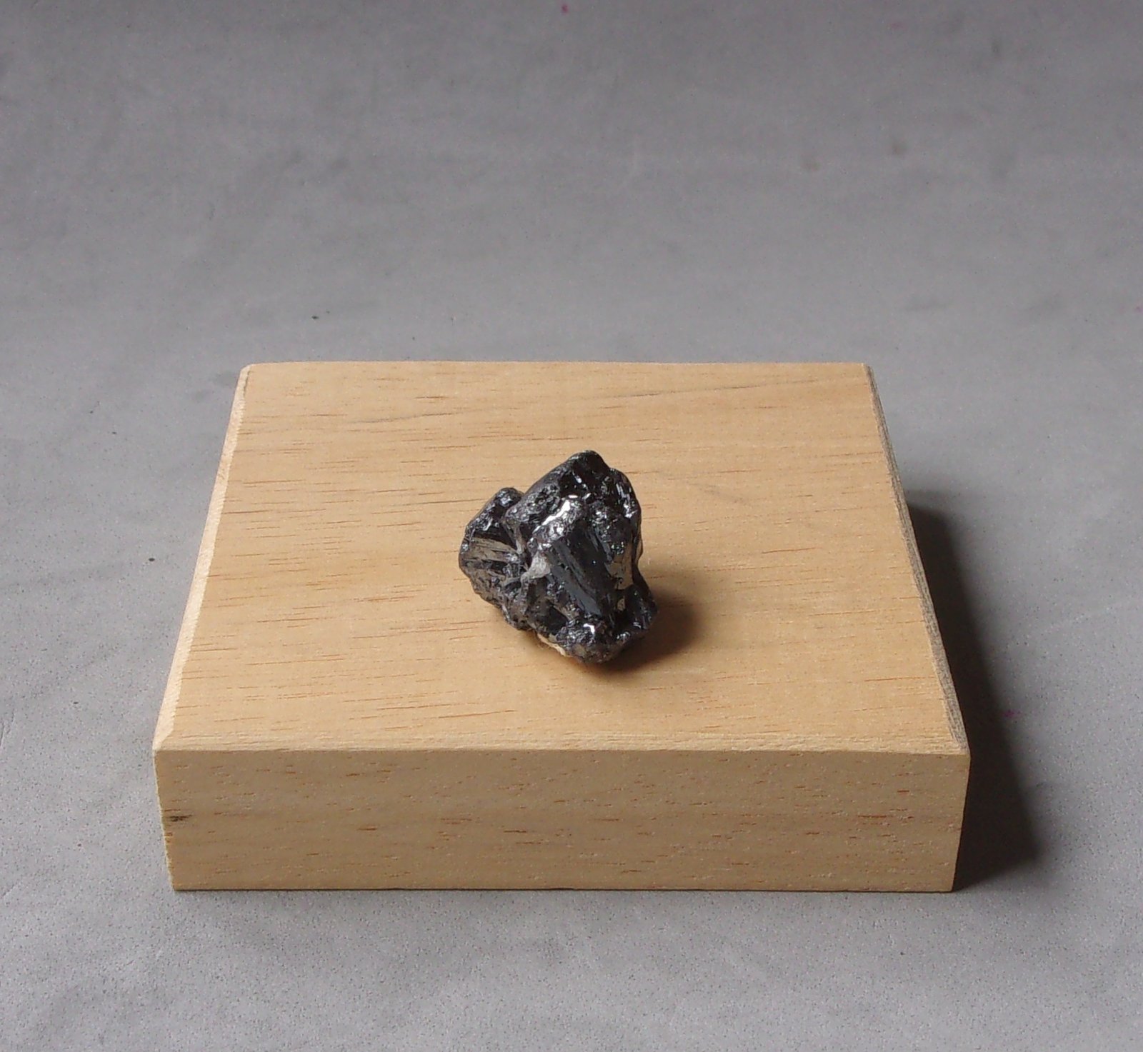 Pirargirita
1,8 x 1,5 cm.
(Autor: J. G. Alcolea)