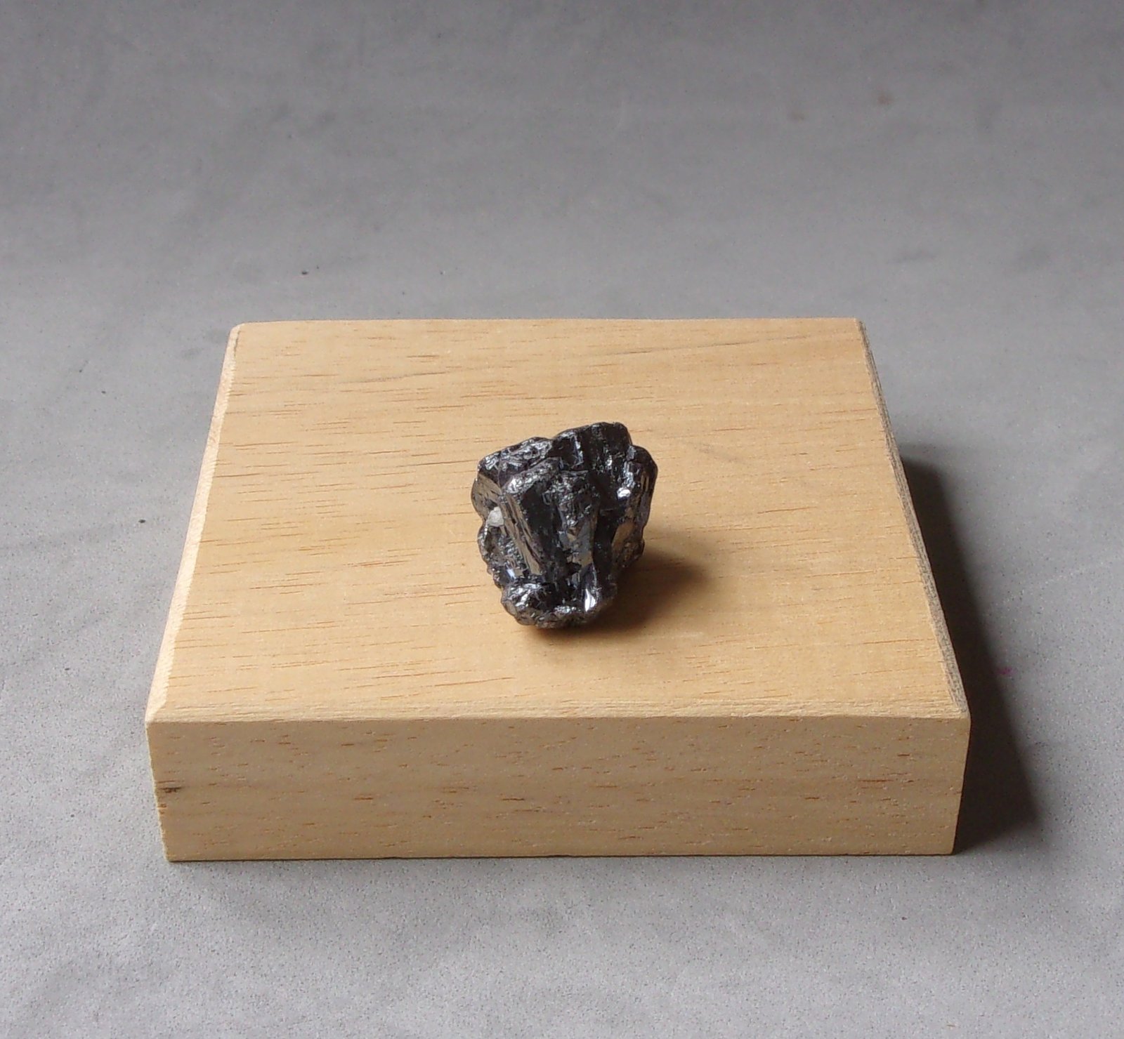 Pirargirita
1,8 x 1,5 cm.
(Autor: J. G. Alcolea)