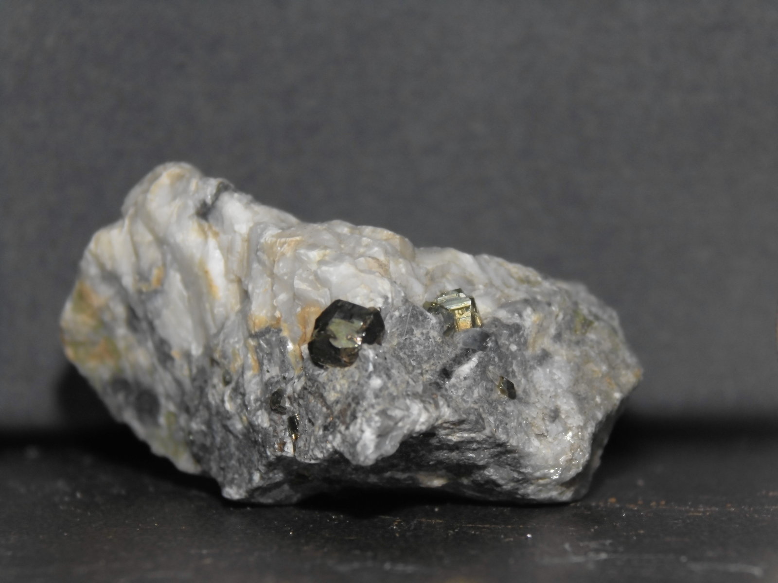 Pirita
45 x 30 x 25 mm.
(Autor: Inushin)