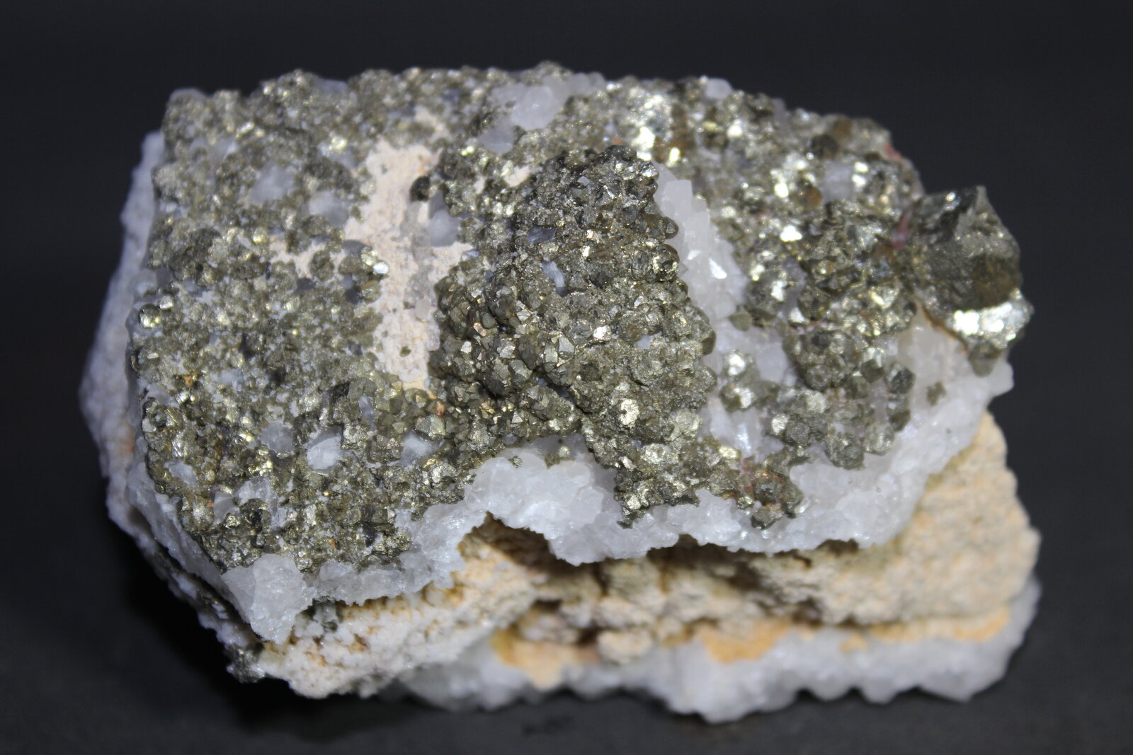 PIRITA
90 x 50 mm
(Autor: Joaquin Blanco Cortina)