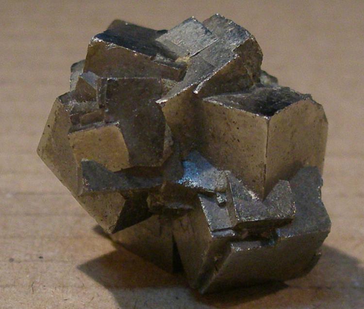 Pirita
2x2 cm
(Autor: juan martin)