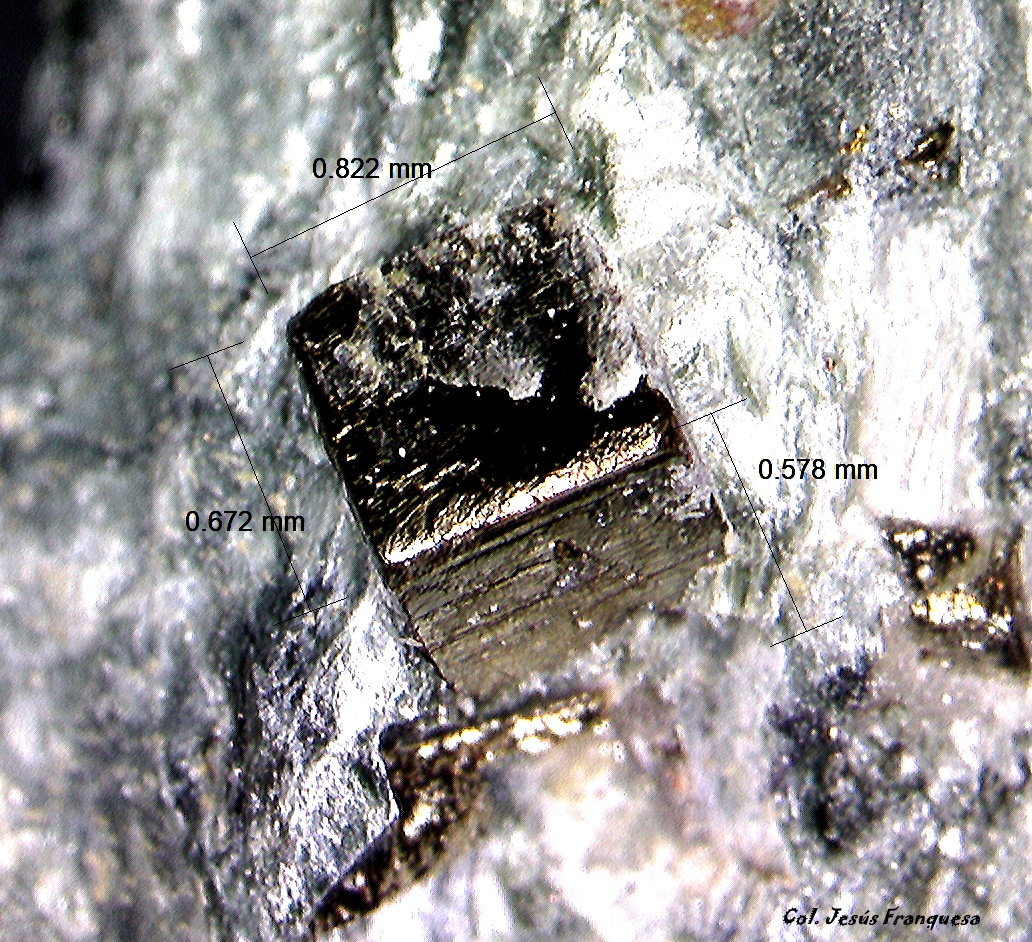Pirita.
0´822 x 0´672 x 0´578 mm.
(Autor: Jesus Franquesa Baucells)