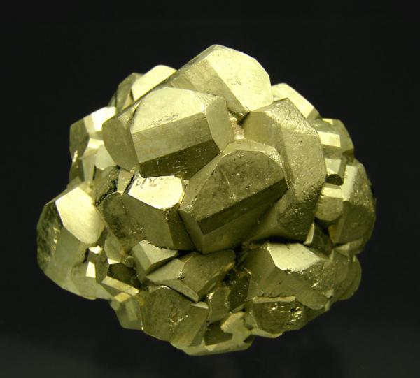 Pirita
Tamaño de la pieza: 3.7 × 3.2 × 3.6 cm. El cristal más grande mide: 1.2 × 1.1 cm.
(Autor: Jordi Fabre)