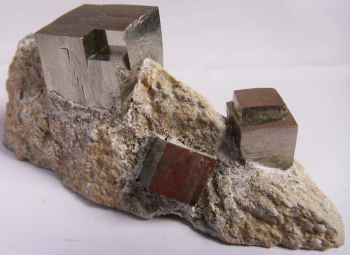 Pirita
9,5 cm x 3,4 cm x 4 cm
(Autor: antoniopedro)