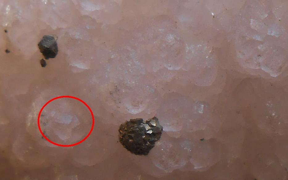 Pirita y Fluorita
7 x 6 x 3,5 cm
(Autor: Antonio Alcaide)