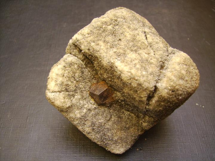 Goethita pseudo Pirita
7 x 6,5 x 5,5 cm
(Autor: Antonio Alcaide)