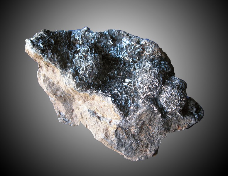 Pirolusita
18 x 10 x 9 cm.
(Autor: Juan C. Agua)