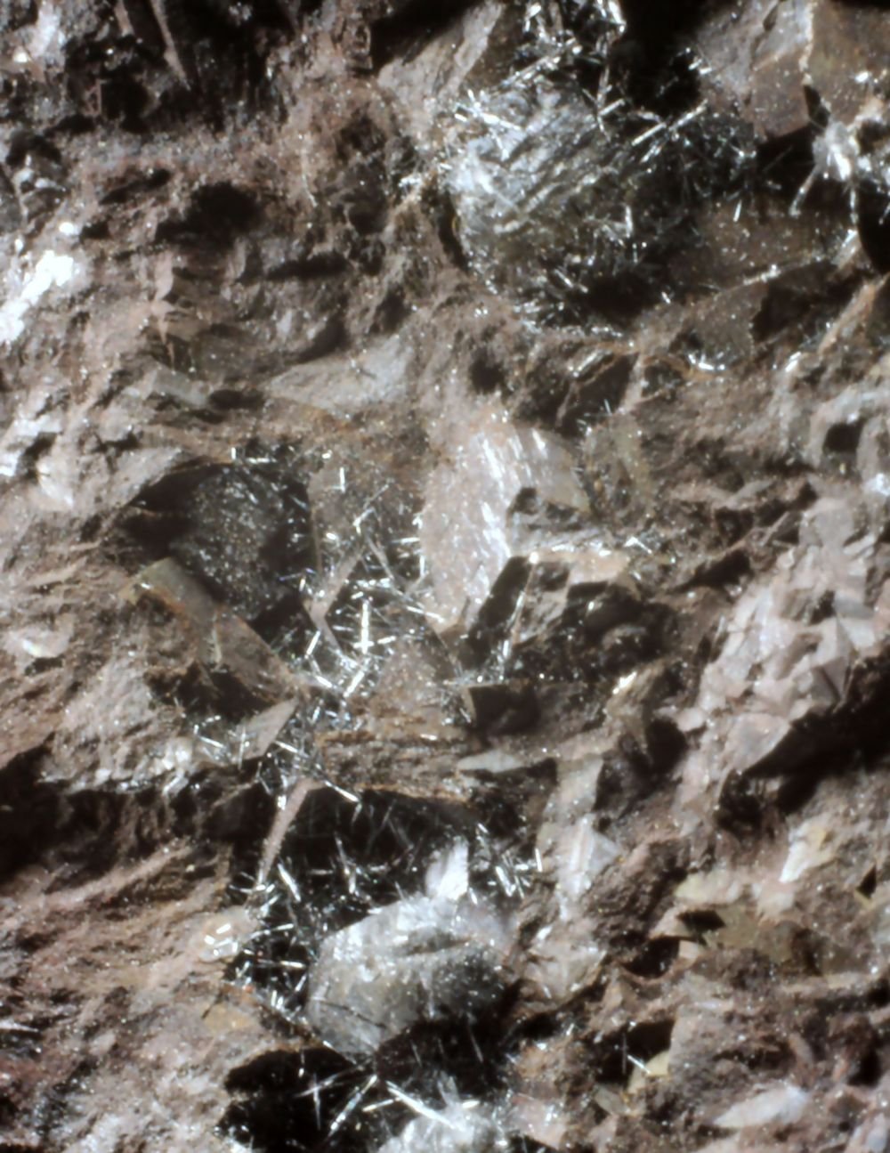 Pirolusita
32 x 26 x 15 mm.
(Autor: José Luis Zamora)