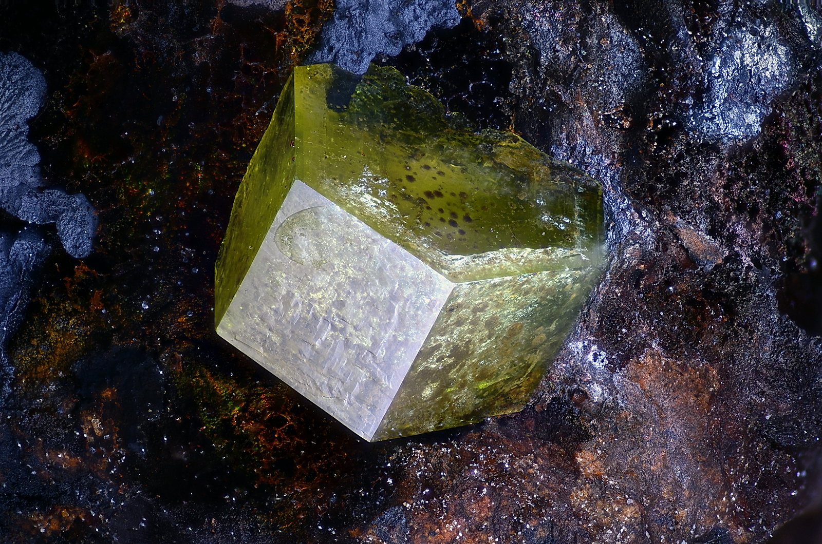 Piromorfita
Campo de visión 6 mm.
(Autor: Juan Miguel)