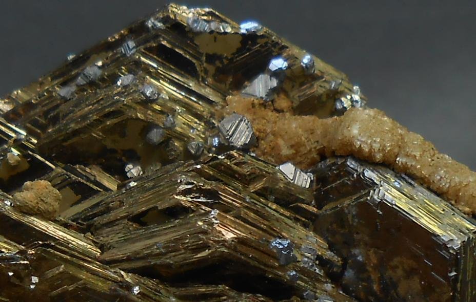 Pirrotita y Galena
7,5 x 4 x 3,5 cm
(Autor: Antonio Alcaide)