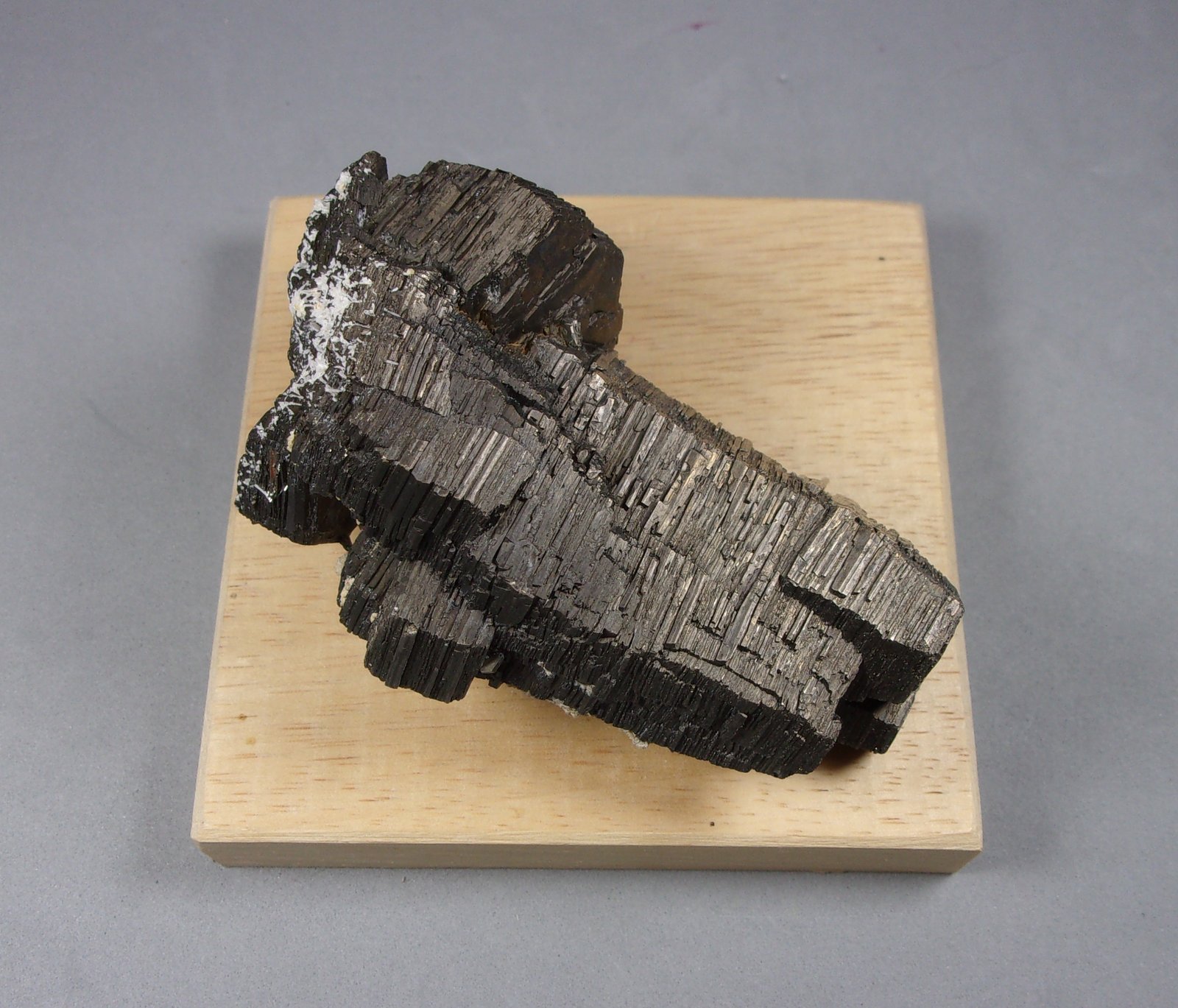 Pirrotita (pirrotina)
7,5 x 5 x 4,5 cm
(Autor: J. G. Alcolea)
