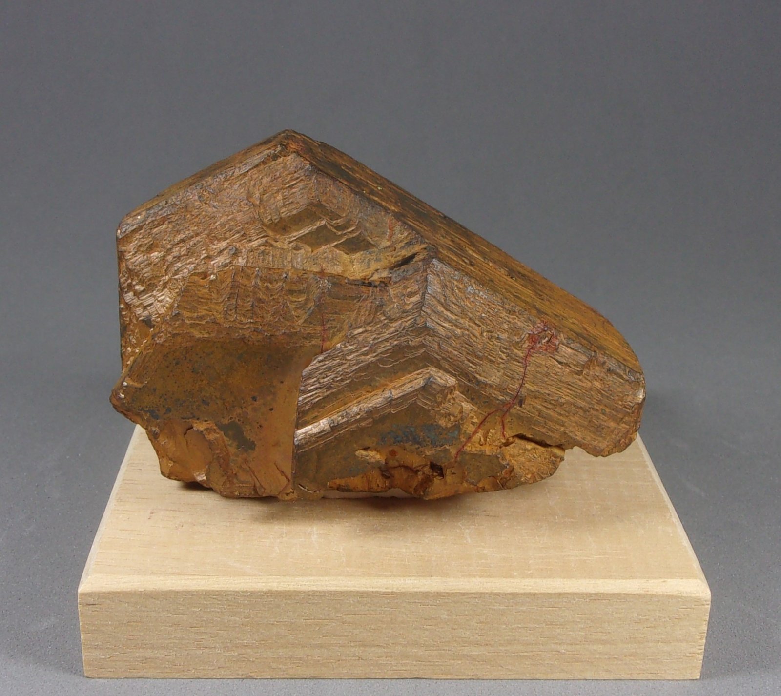 Pirrotita
7,6 x 5,4 x 4 cm.  342,8 g.
(Autor: J. G. Alcolea)