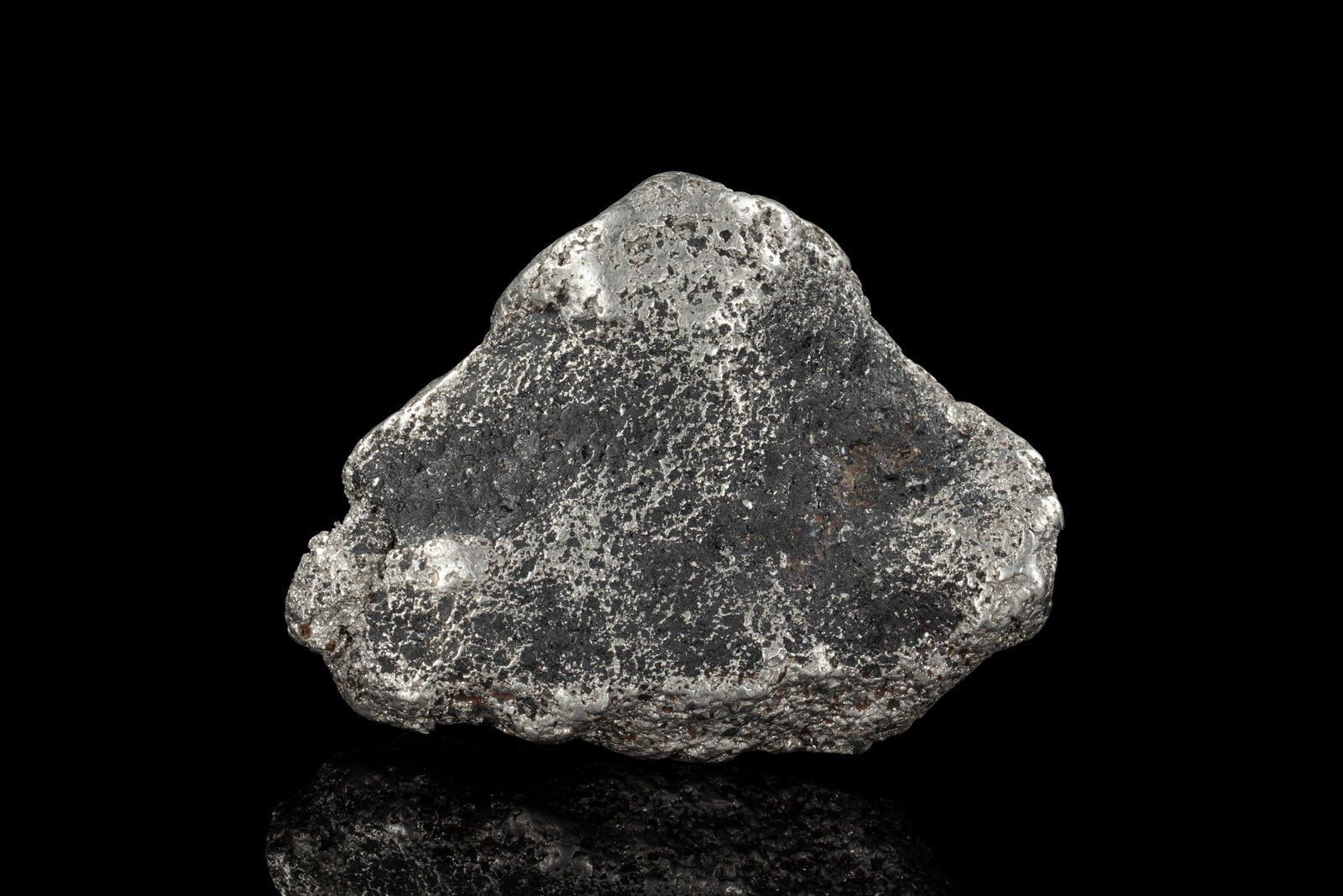 Platino
8.5 x 6.5 x 4 cm / cristal principal: 8.3 cm
(Autor: Museo MIM)