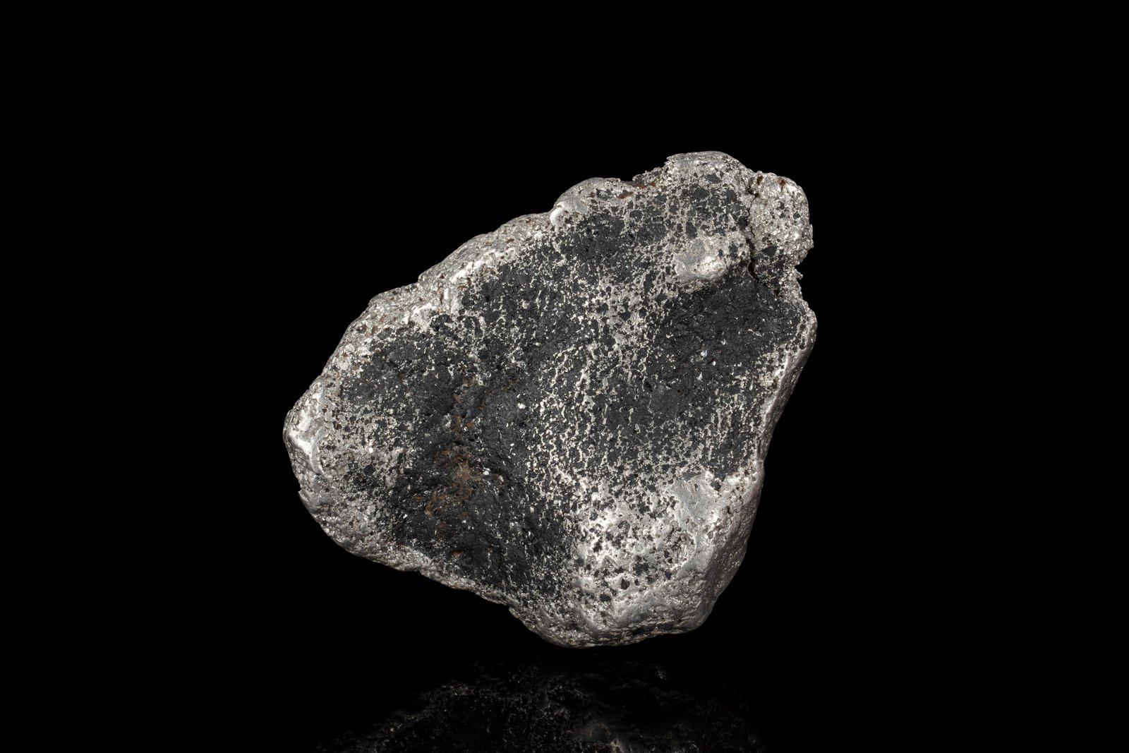 Platino
8.5 x 6.5 x 4 cm / cristal principal: 8.3 cm
(Autor: Museo MIM)