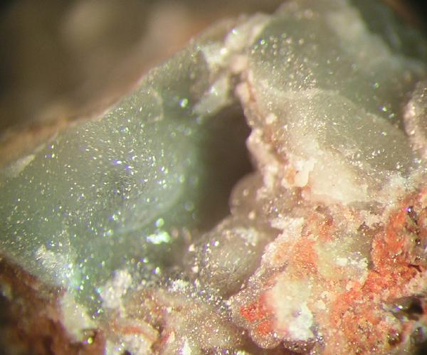 Plumbogummita con Cinabrio
Pieza de 6 x 4 cm.
(Autor: Adrian Pesudo)
