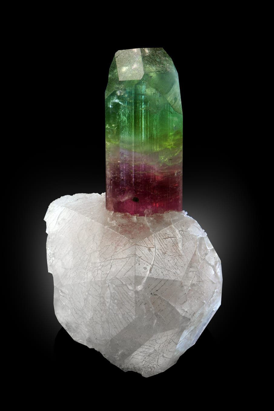 Pollucita
5 x 5 x 8 cm / cristal principal: 5.4 cm
(Autor: Museo MIM)