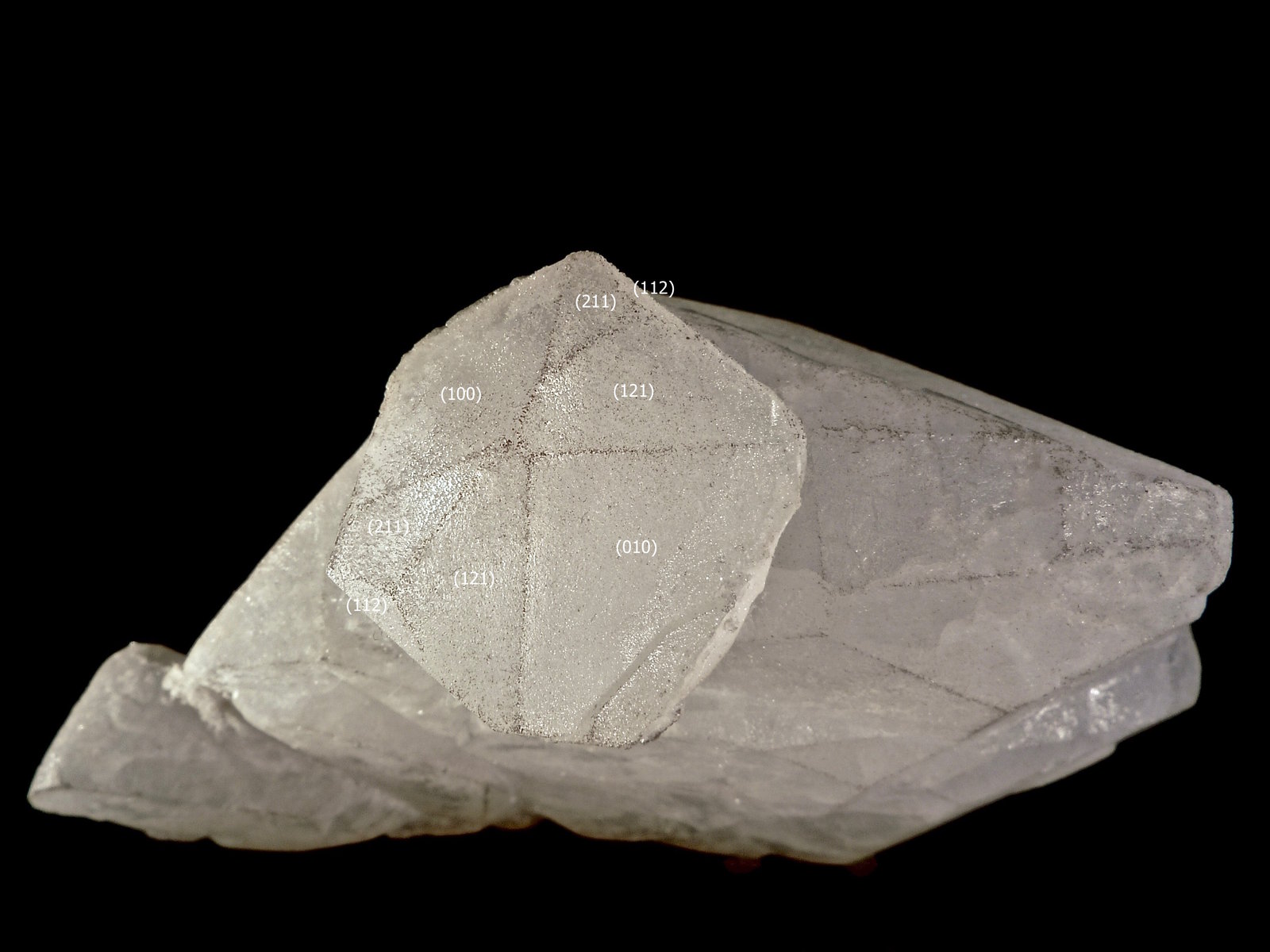 Polucita
10 x 6,5 x 4 cm
(Autor: Josele)