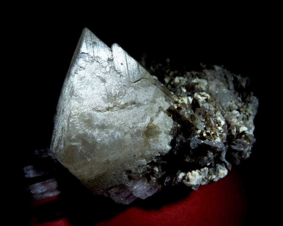 Powellita y Escolecita.
70x50 mm.
(Autor: Jesus Franquesa Baucells)