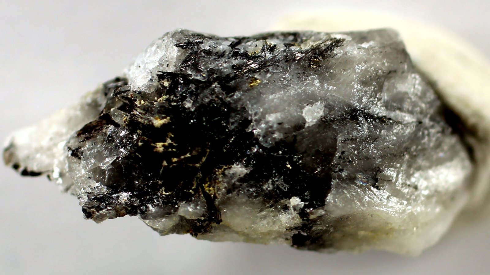 Preisingerita
22 x 9 x 8 mm.
(Autor: José Luis Zamora)
