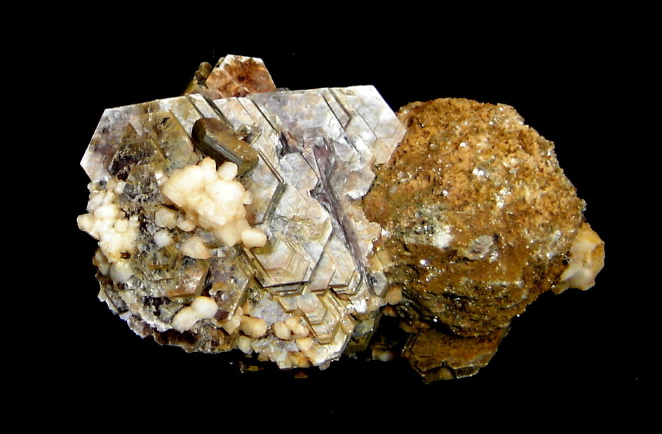 Pseudoleucita con Moscovita y Oligoclasa
6 x 5,5 x 4 cm
(Autor: Anisio Claudio)