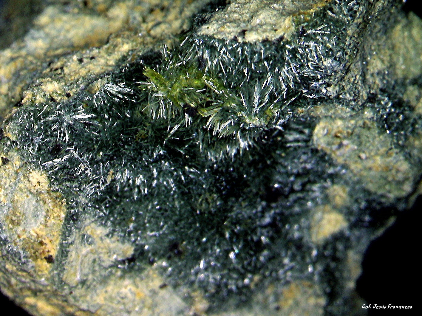 'Pumpellyita'
2´845 x 2´116 mm.
(Autor: Jesus Franquesa Baucells)