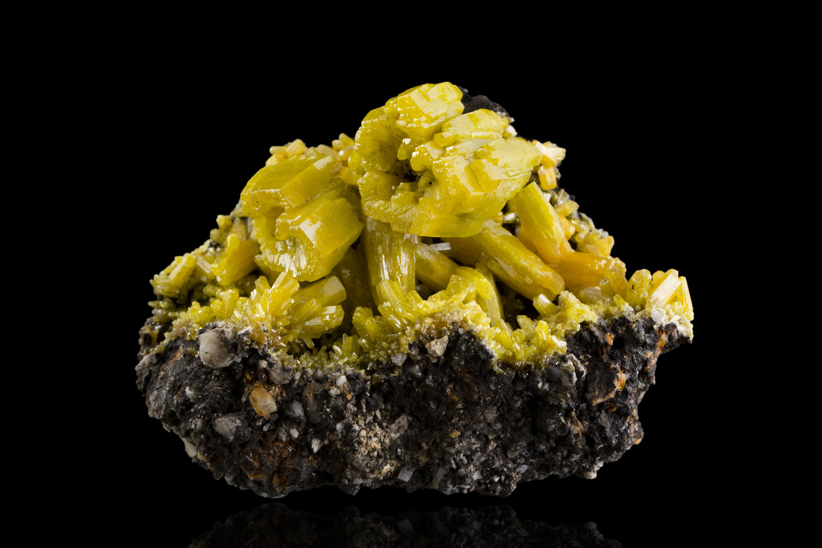 Piromorfita
8.5 x 6 x 6 cm / cristal principal: 2 cm
(Autor: Museo MIM)