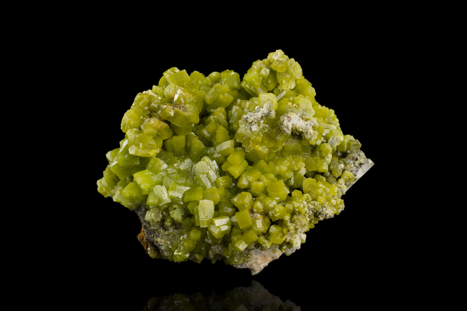 Piromorfita
10 x 8 x 4 cm / cristal principal: 1 cm
(Autor: Museo MIM)