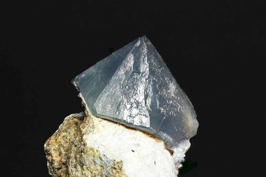 Cuarzo (variedad cuarzo azul)
cristal 12mm
(Autor: Ramon A  Lopez Garcia)