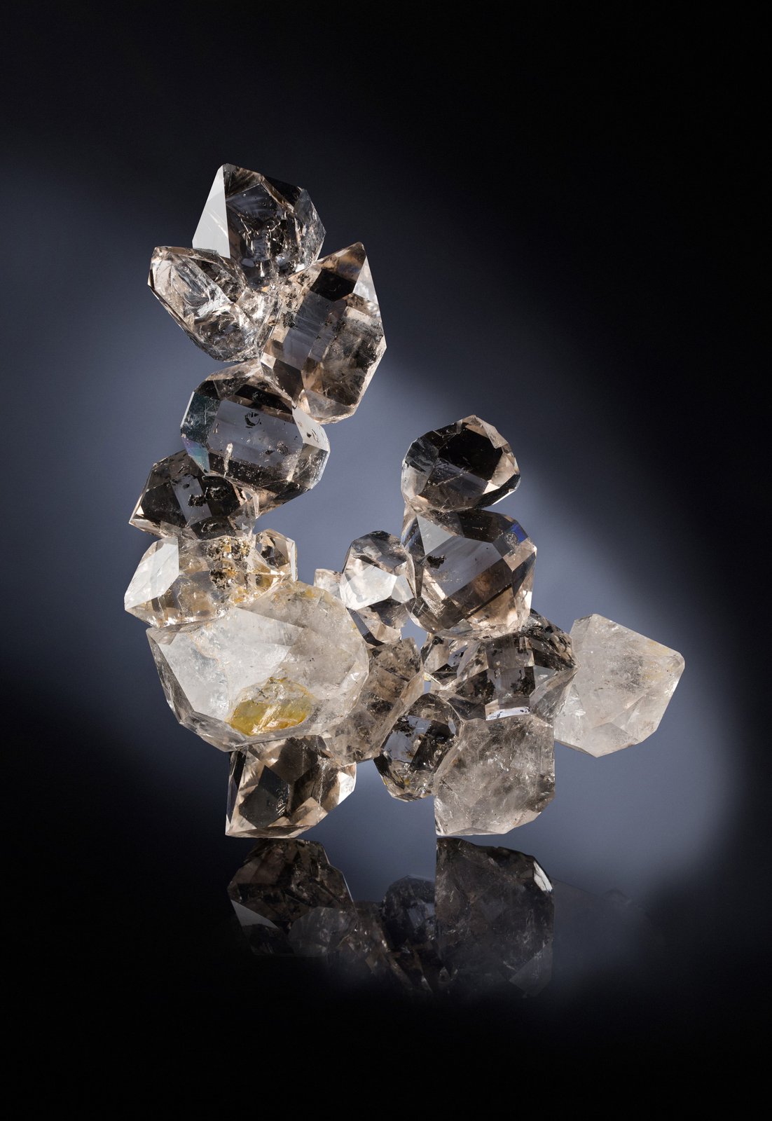 Cuarzo
2 x 6 x 18 cm / cristal principal: 5.6 cm
(Autor: Museo MIM)